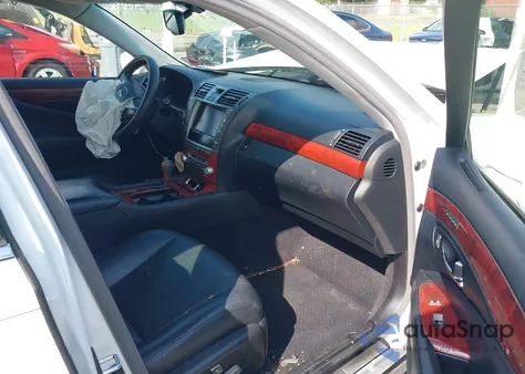 2011 Lexus Ls 460 z USA, uszkodzony, nr VIN JTHCL5EFXB5010148